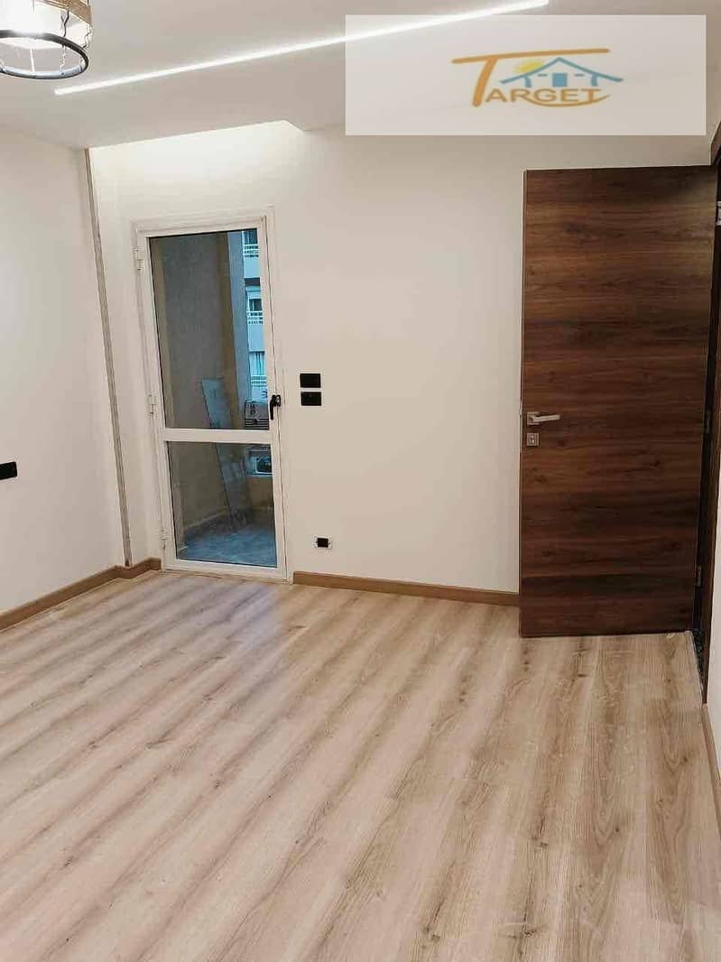 6 ce17b158-174b-4ee0-a8a0-4af3dee9e939. jpg