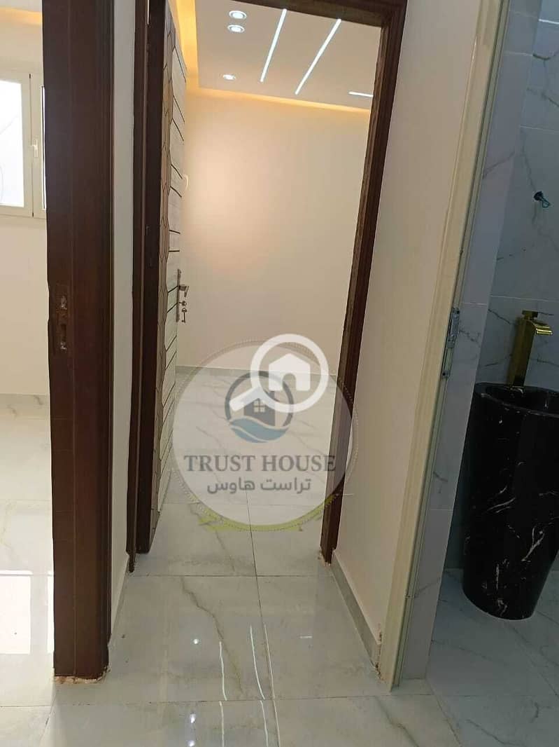 10 WhatsApp Image 2025-11-05 at 15.06. 40. jpeg