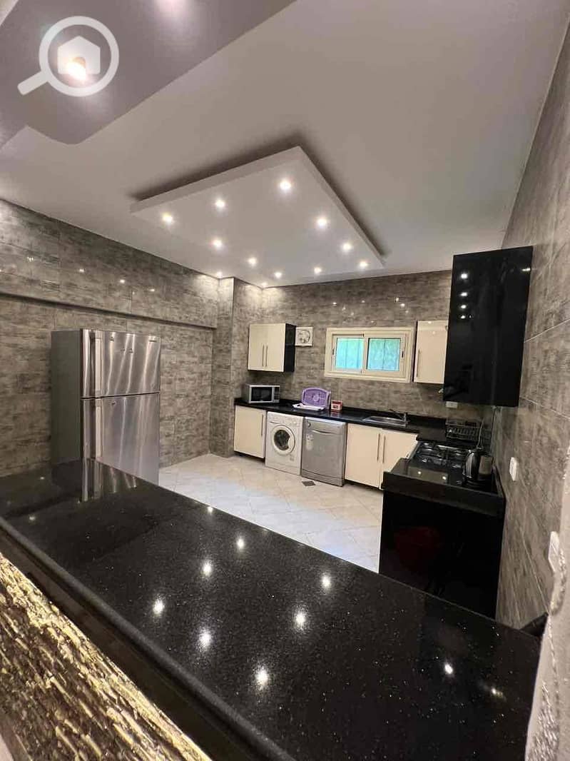 4 9e33c48b-4e1c-47b9-81d5-1a1cc747cc14. jpg