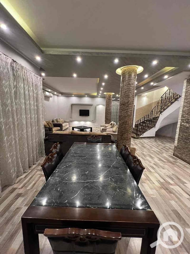 5 e2b8df76-a7e7-410a-8a35-601ca6d08d77. jpg