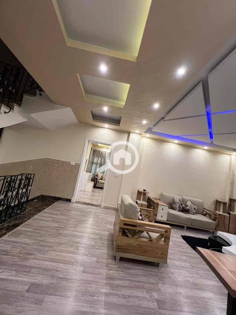 15 a6f36529-ba50-4049-a65d-9bd84f469959. jpg