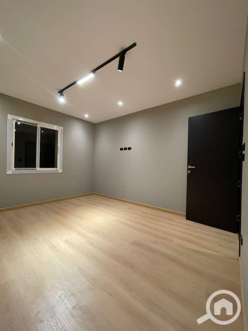 4 7bf41e99-8f18-4a55-af04-bbdccefe9fa6. jpeg