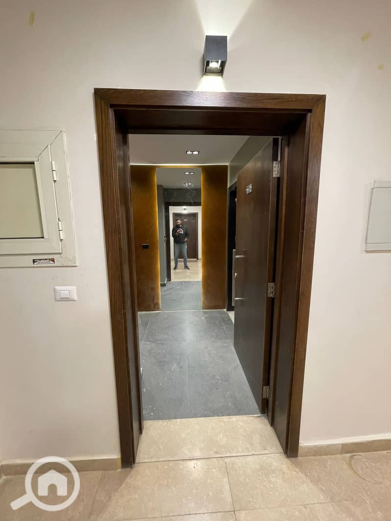 10 787cd477-c85f-4351-ae95-bab929723fda. jpeg