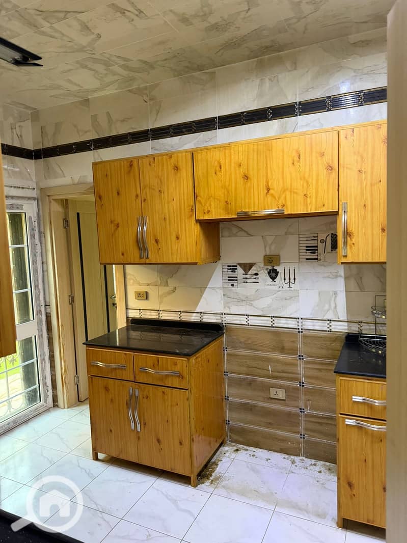 3 987f5ca5-9c74-4f13-bf53-0913856d4ba9. jpg