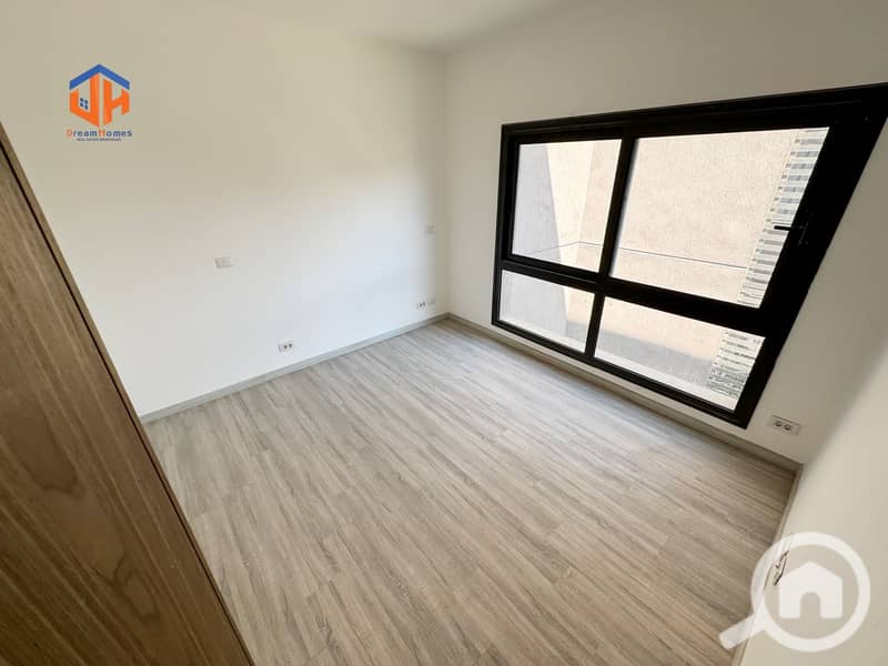 2 9f6724cd-c8e7-4a0d-93ab-22abac0ecb7b. jpg