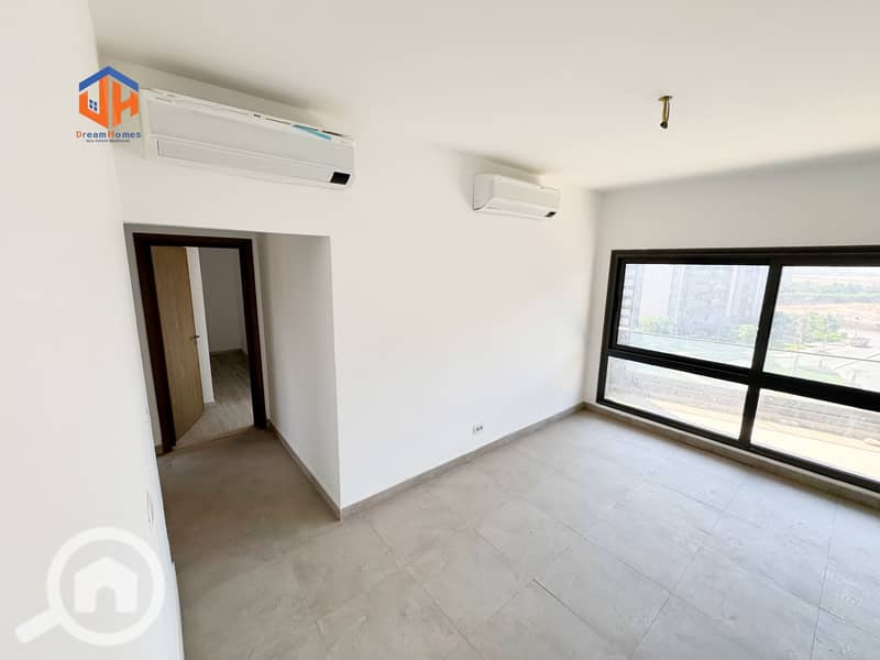 8 40dd64e5-7253-49be-b972-3479b7eabcca. jpg