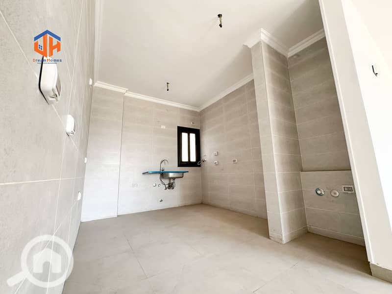 12 cd34191c-058c-446f-a566-c91fc0d3f691. jpg