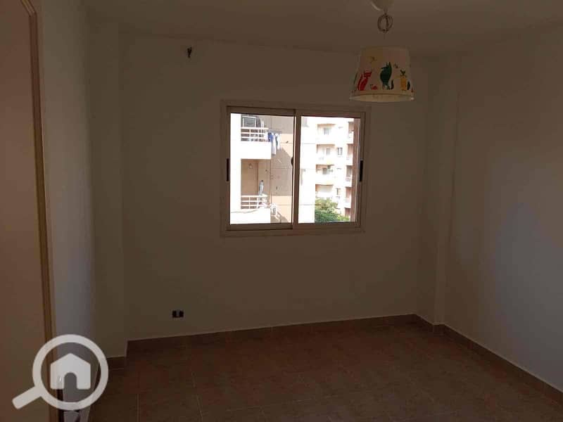 4 b8c3febd-4998-4cfa-bbf5-3e6278a38ce9. jpg