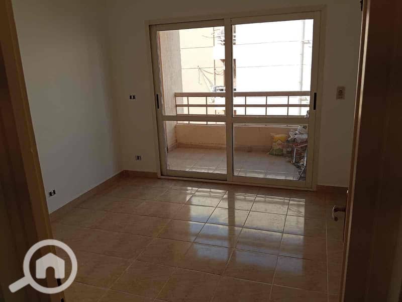 12 04ca8c27-691f-4481-b972-a5dcdc3b4b04. jpg