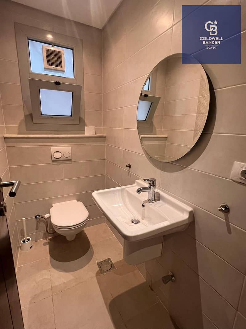 10 c62b7ba8-d312-440b-8624-b43154ca6da1. jpeg