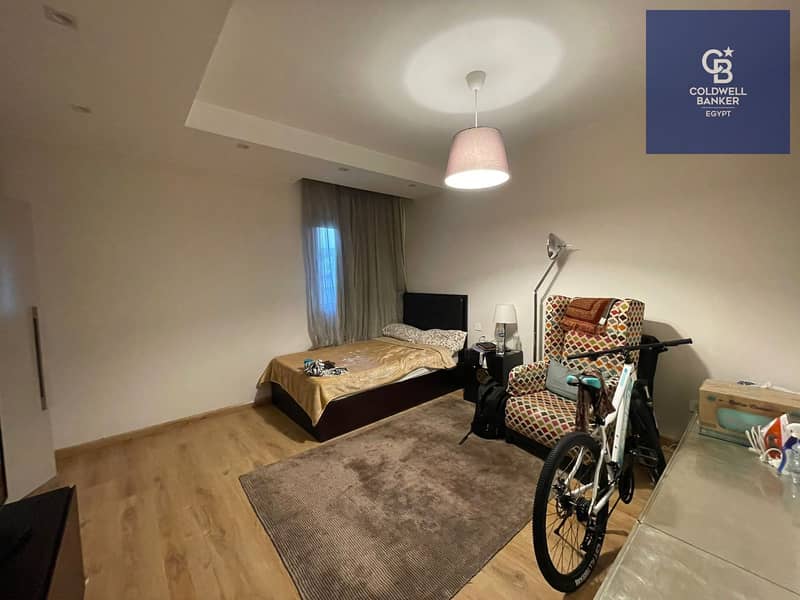 10 04c9d3e4-8e20-4004-aa54-0a67f8bed642. jpeg