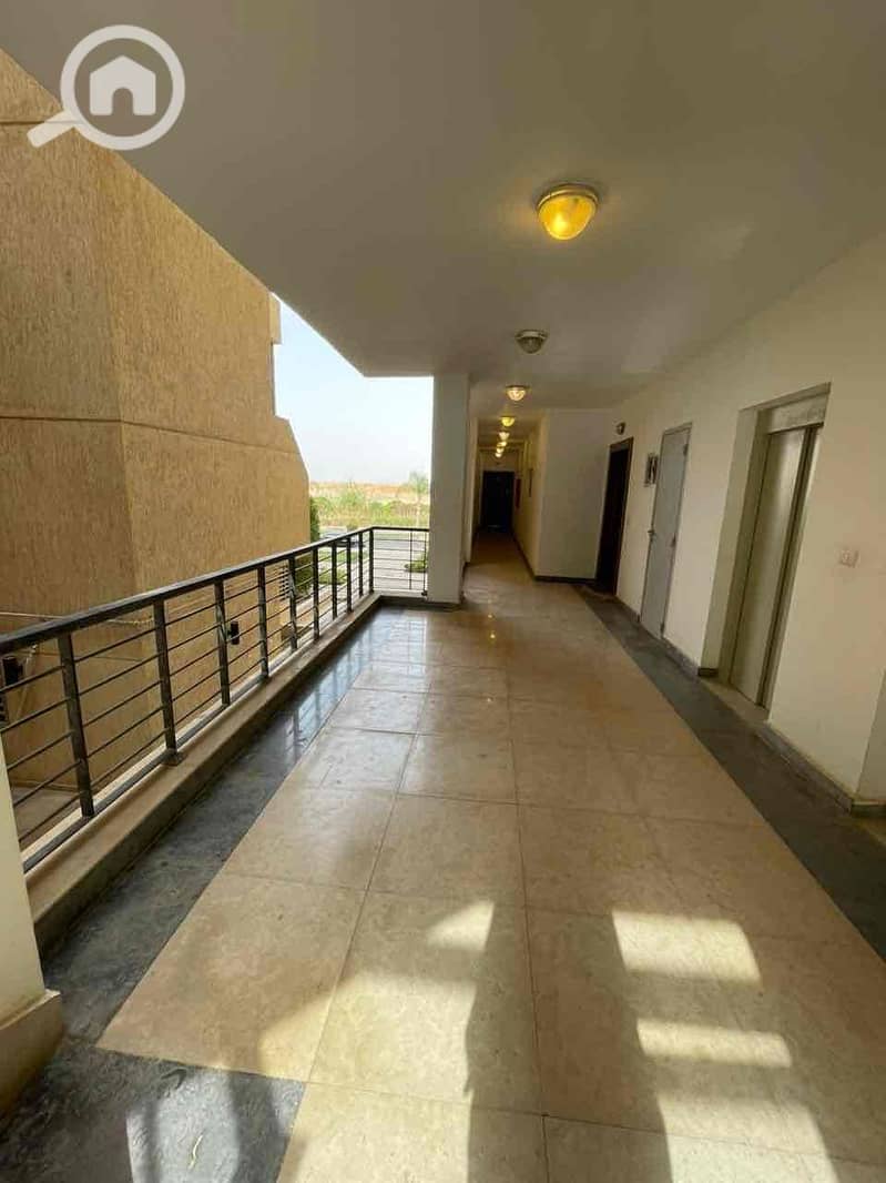 2 f74b875e-edcc-42eb-b92c-65c2a8cbfa06. jpg