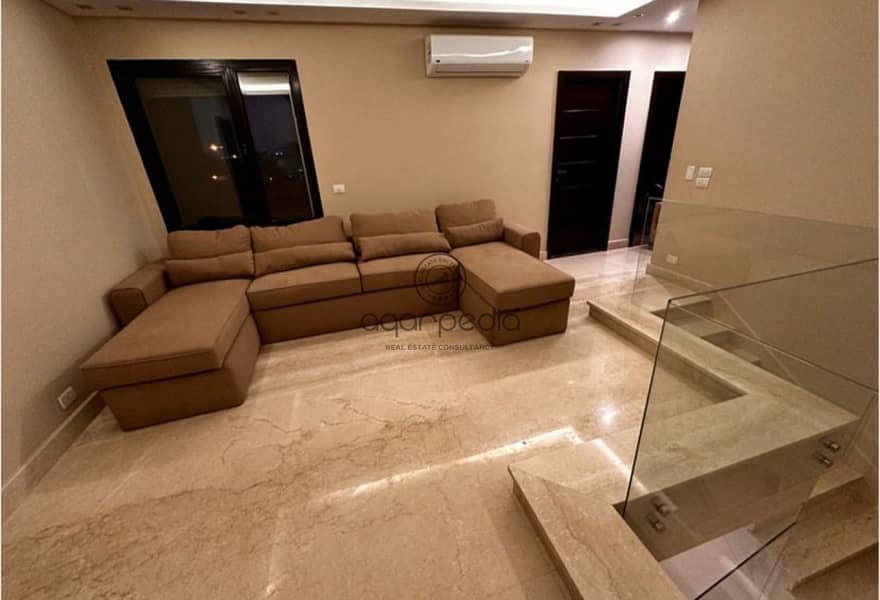 4 9e8926f3-7da2-4b95-a827-85c4eea750ce. jpg