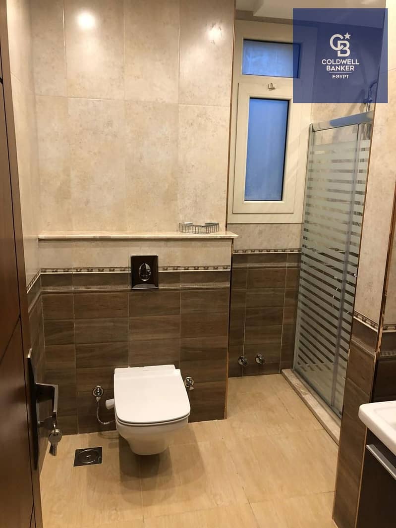 10 602fe2dd-b4c0-4c14-b1f0-b7dcabf7a126. jpeg