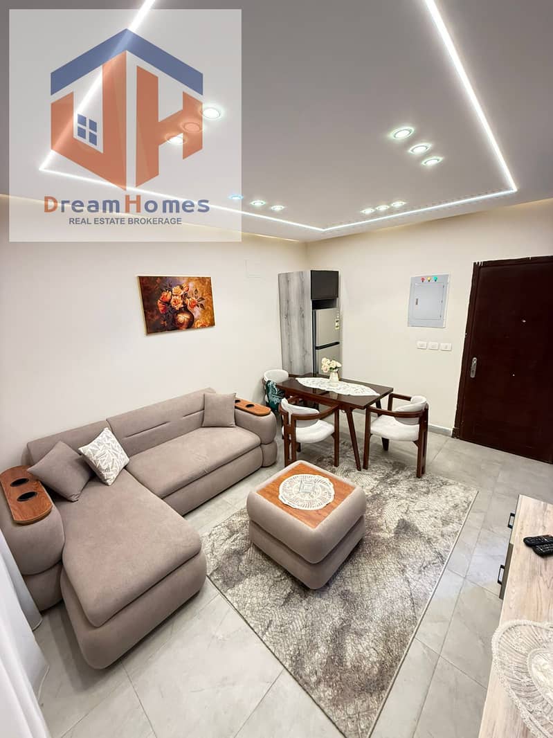 2 edf7d03d-9243-440a-a532-f54e55099458. jpg