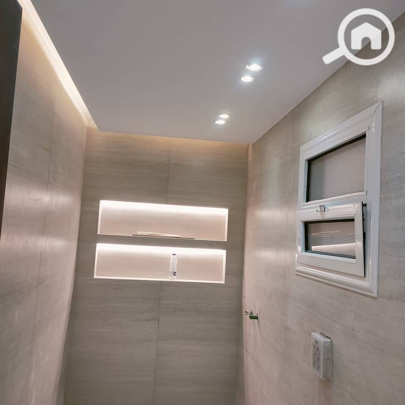 12 da6f4e1a-e955-40b6-ab79-5cdbbd9dda45. jpeg