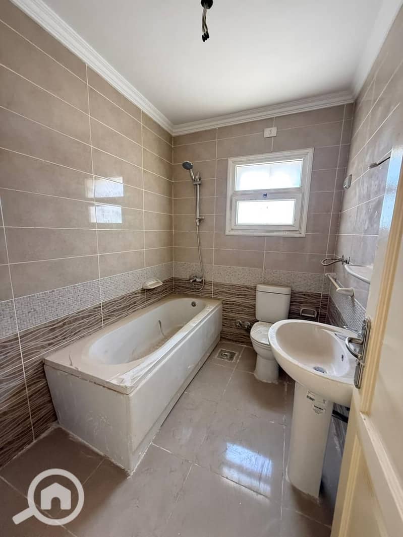 10 WhatsApp Image 2025-09-18 at 5.10. 44 PM. jpeg