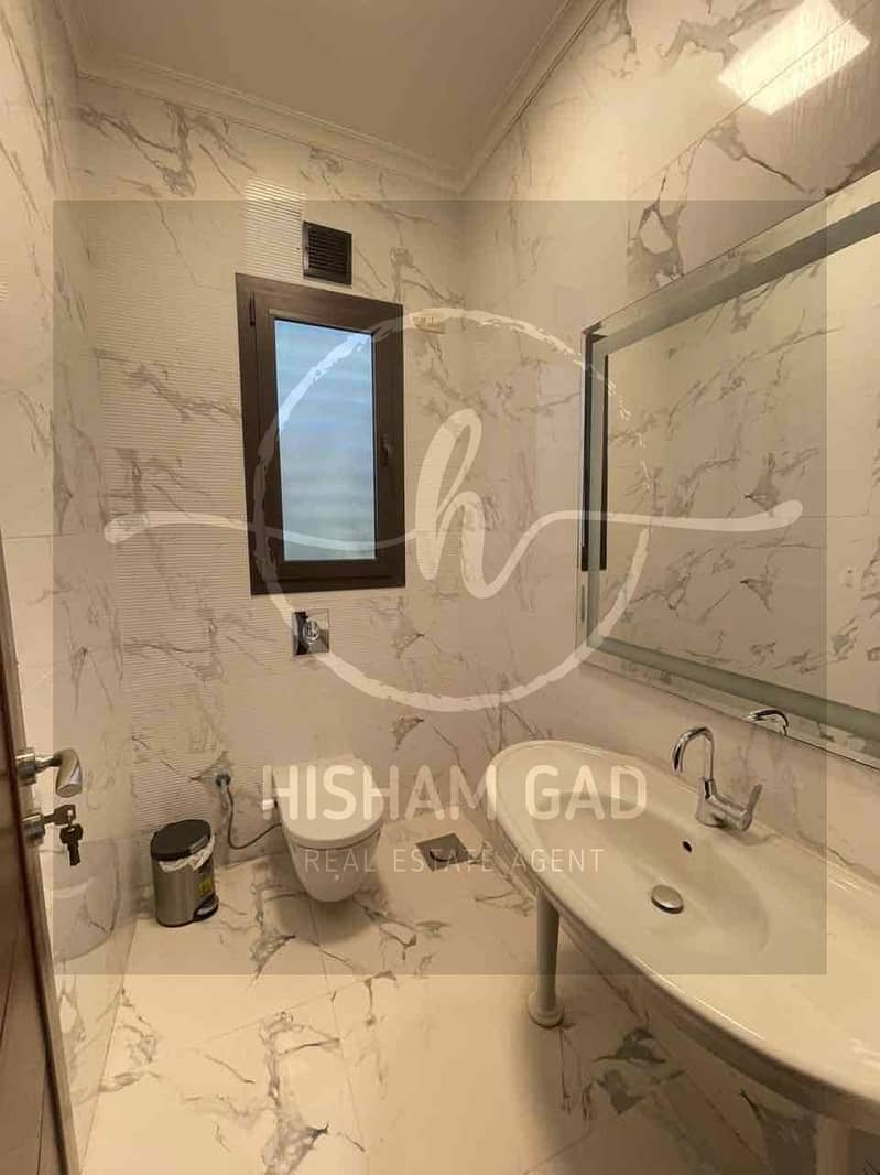 4 6ec48194-f7bf-473f-82aa-a13bf91a3a7c. jpg