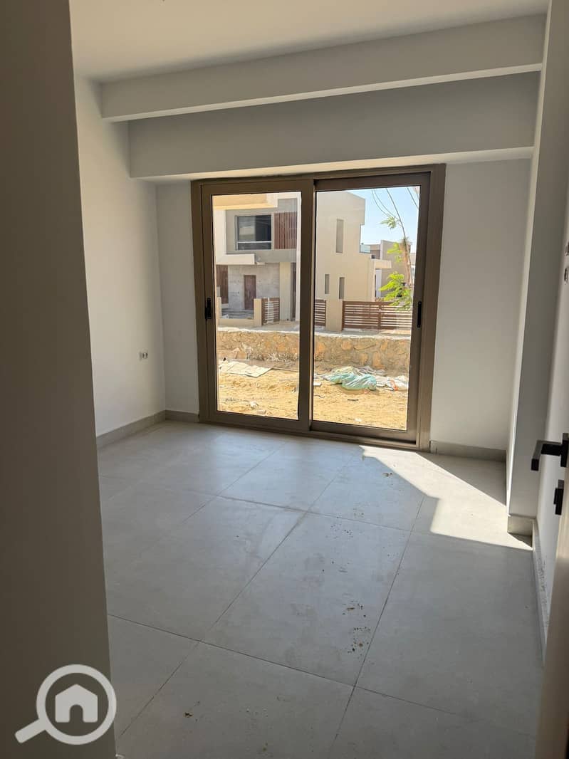 3 852d1e73-360f-421d-942f-645034bc3f55. jpeg