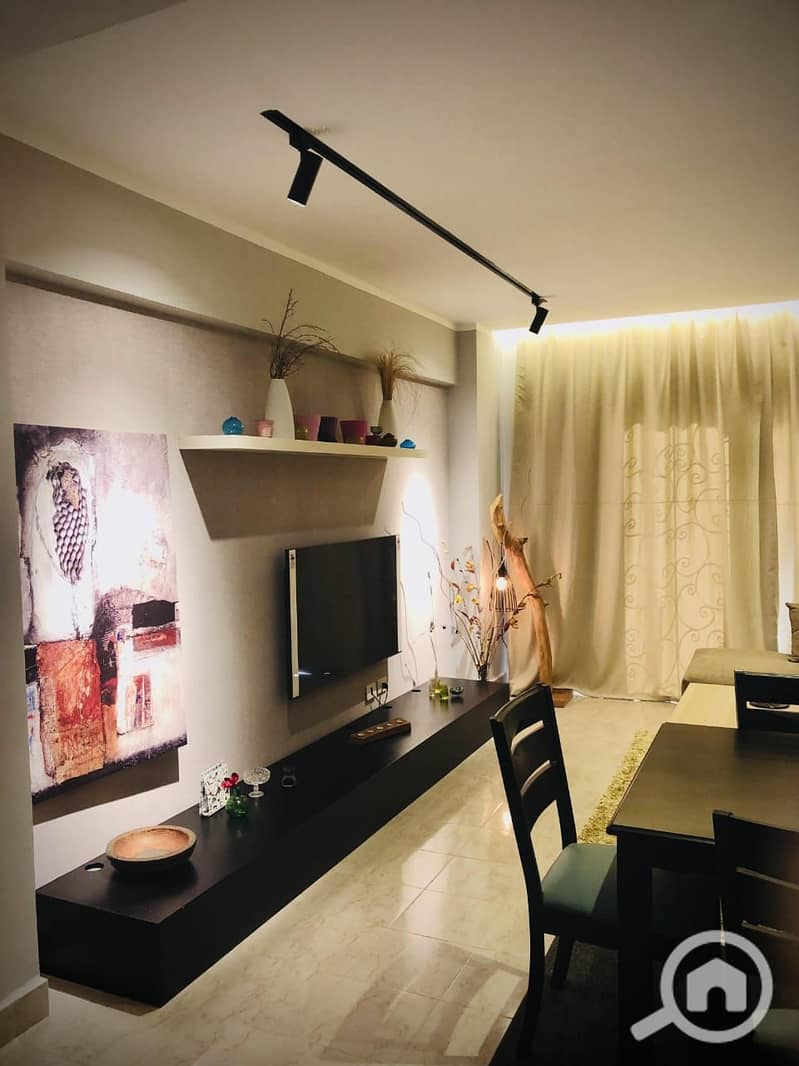 7 b595d3f3-243f-4ea2-a499-d48815b4d975. jpg