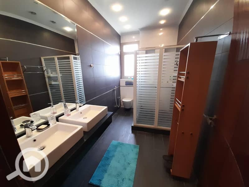 10 Villa for rent in Lake View  (10). jpeg