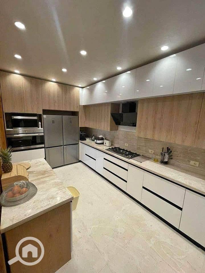 2 e4eba8de-23c5-40d8-bb29-1eeb7b2e6f6c. jpg