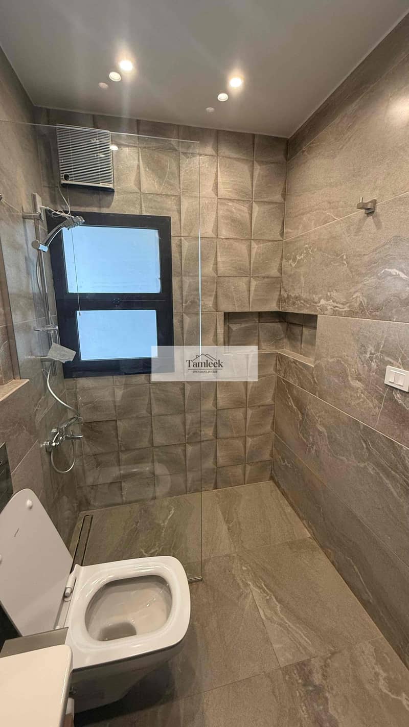 4 4a71ae20-cdfd-4034-8366-b8afb9a27053. jpg