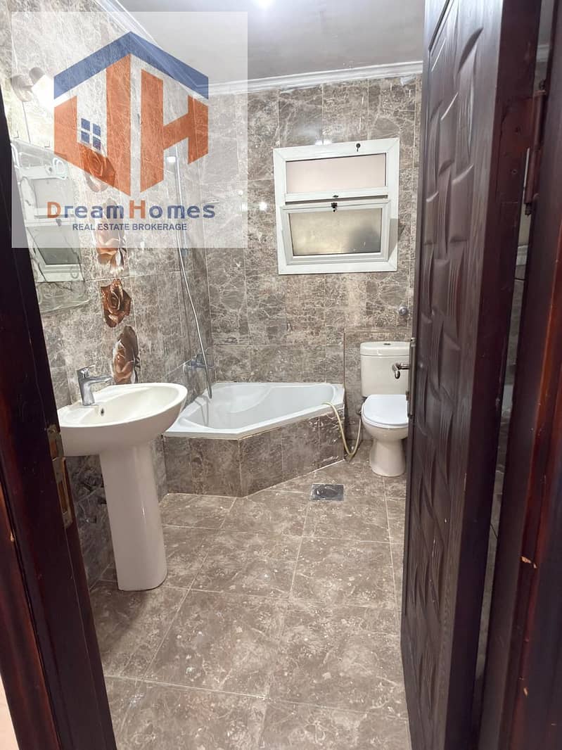 4 4cda302f-eb93-483d-bbc8-c8223bbf5160. jpeg