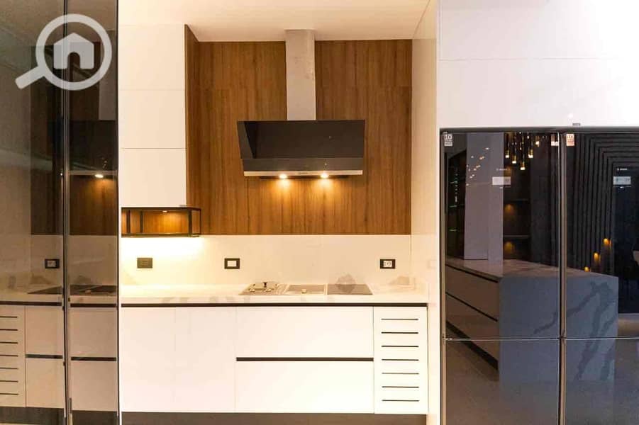 10 3c532bac-8d3c-4b93-86e9-a893e6f5b900. jpg