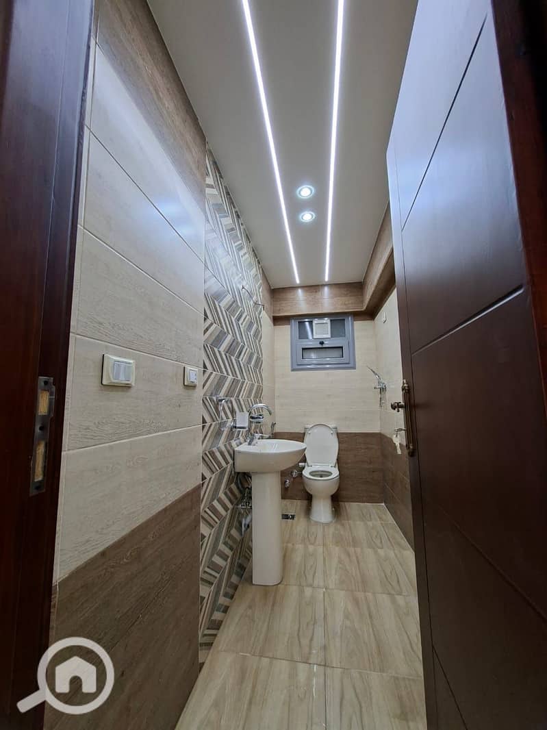 4 IMG-20251110-WA0172. jpg