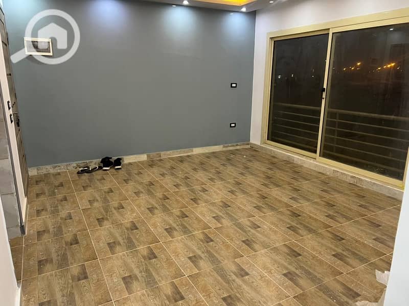 2 d949e995-2d8d-41c1-b1ba-47fbee317f94. jpg