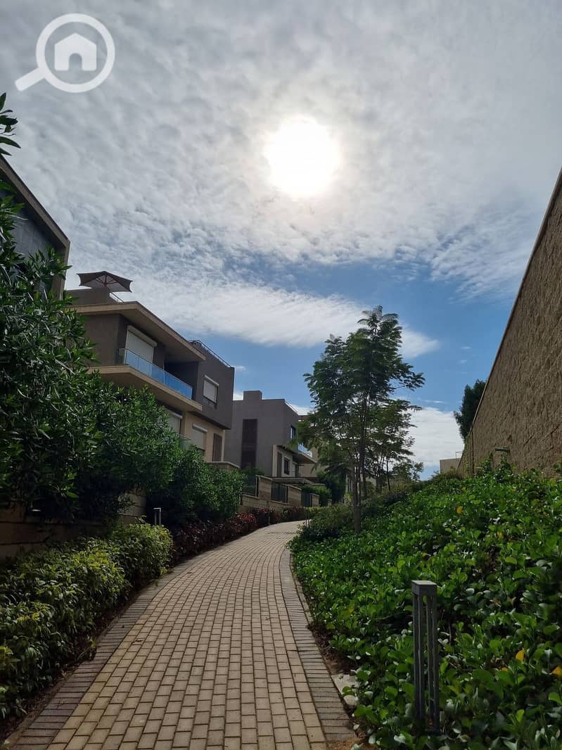 3 4bb6227b-5576-437c-8f21-b9eb0afca0cf. jpg