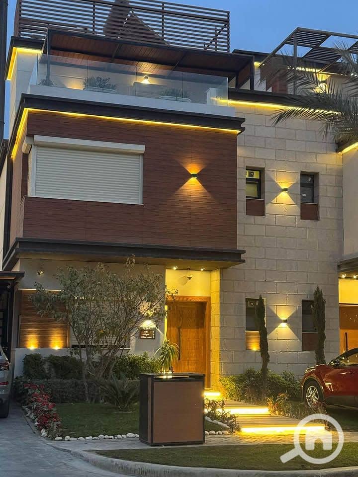 7 527980450_24255540984086454_7402792237776854433_n. jpg