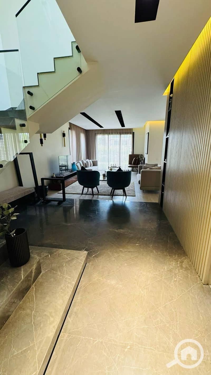 3 3398f046-8870-4c2c-b8d5-60e32c00d702. jpg