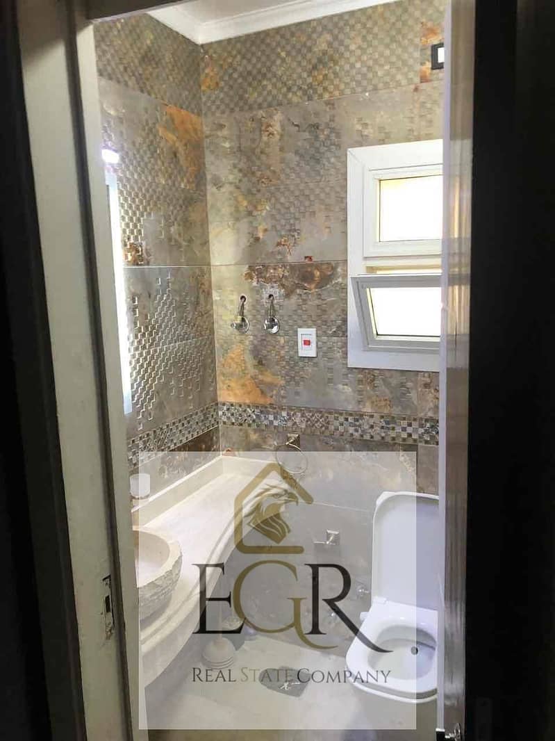 3 2a348a0c-2da5-45c8-a49f-818f443fd85b. jpg