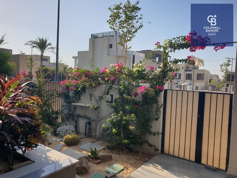 5 f4c988ea-88ef-41e3-8bd6-352d13cdb9a8. jpeg