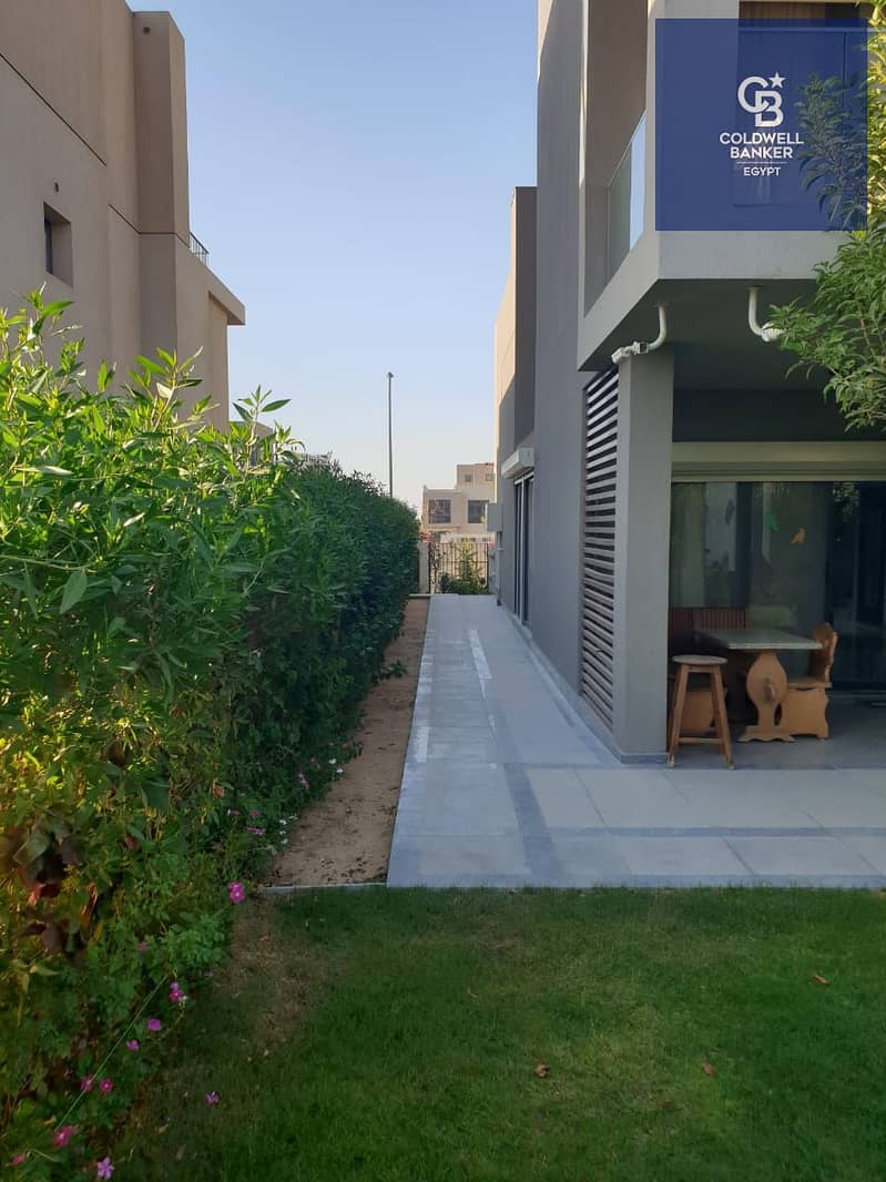 17 7f139b58-560c-45ba-a319-ee9c3687bdde. jpeg