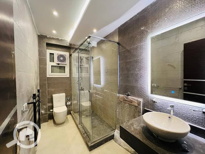 7 لاكبيتال العاصمه 2. jpg