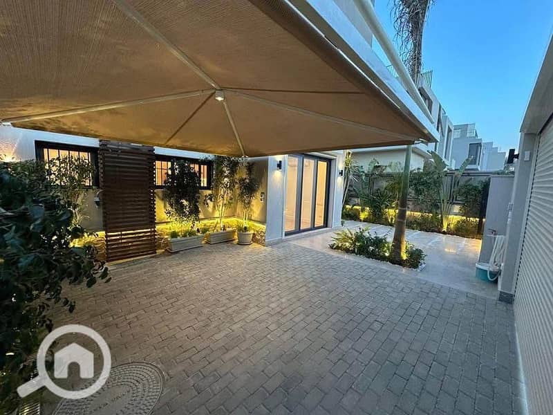 5 654a28a8-8f35-4a2f-9123-0861bb8aa934. jpg