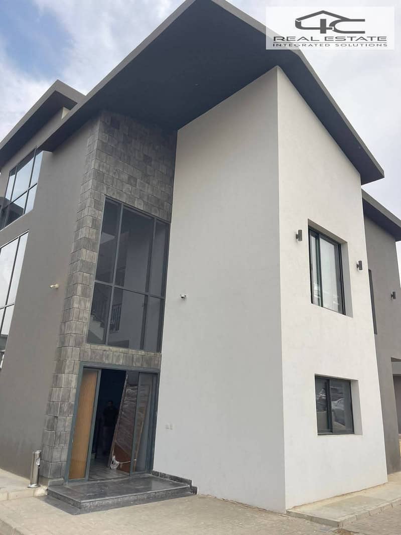 10 WhatsApp Image 2025-11-10 at 16.00. 11. jpeg