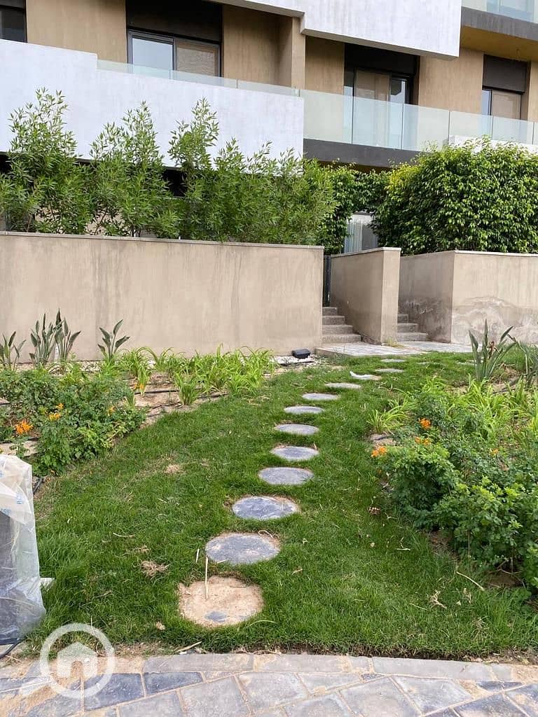 10 bbd41e8d-fe9d-49f1-9929-7b644fc244b1. jpg