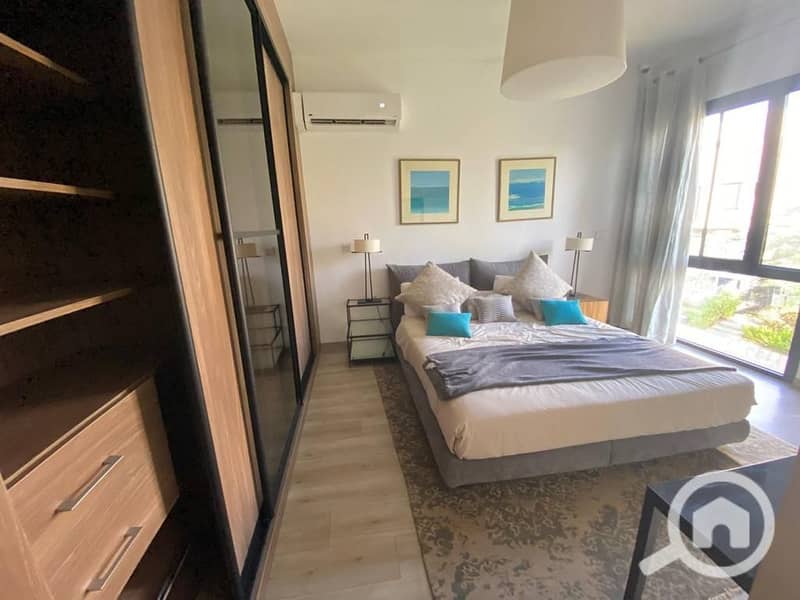 10 e5bcc0c9-89c4-43e4-a4a9-16c22784168e. jpg