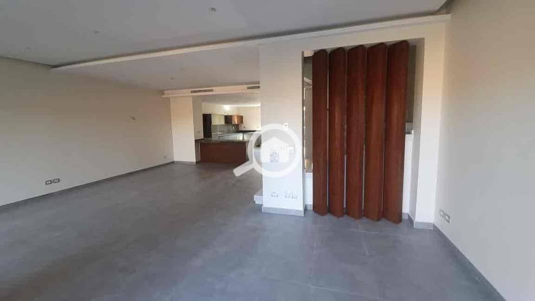 8 d53765a4-1b39-49ea-bc18-488eb3ef2f8d. jpg