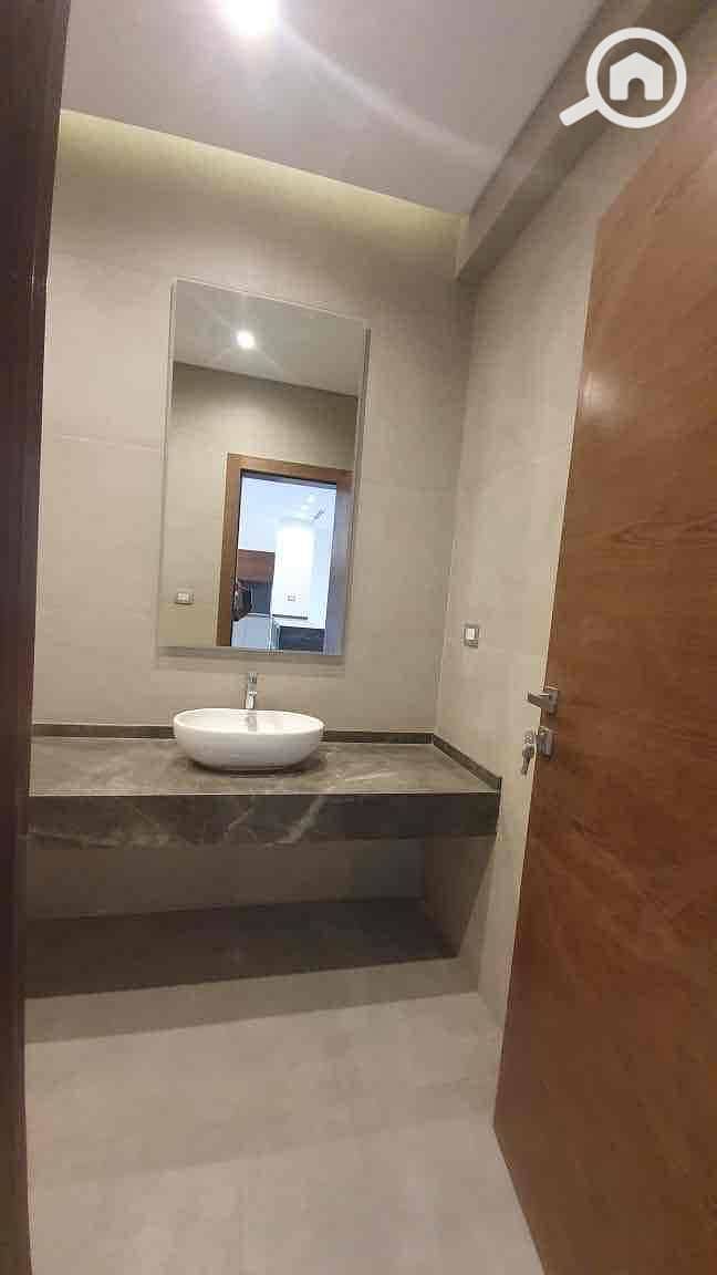 9 ea5db69c-4ff7-444d-9051-11ce2f12a8a3. jpg