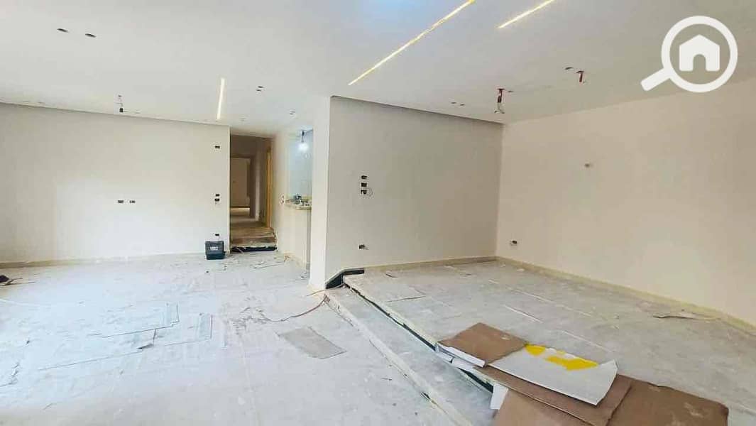 2 c7b4a828-47d4-4631-beaa-356f175274d1. jpg