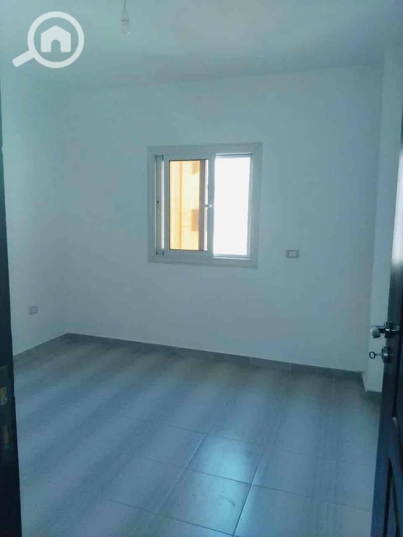 4 ef02f0d2-9e47-47f1-ae97-496815b5d92d. jpg