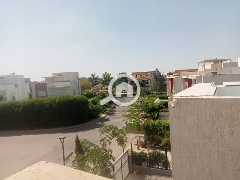 3 d24f0735-6d37-4784-887d-076d88f67a64. jpeg