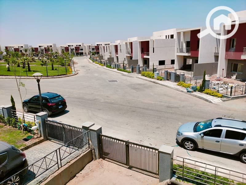 9 ddd5f0c0-523c-49e5-8d89-7bc19b64fabd. jpg