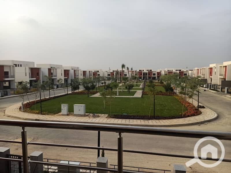 4 07f04470-5a85-49f9-a7cb-857abbd25364. jpeg