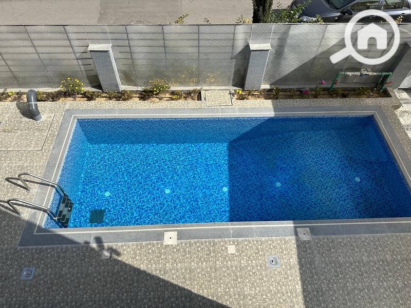 15 214e8a2f-87fc-4962-bc72-17a907d0bfa4. jpg